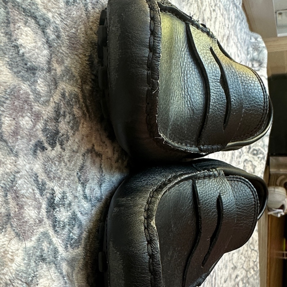 Lacoste Black Leather Men's Slip-On Loafers - Picture 2 of 10